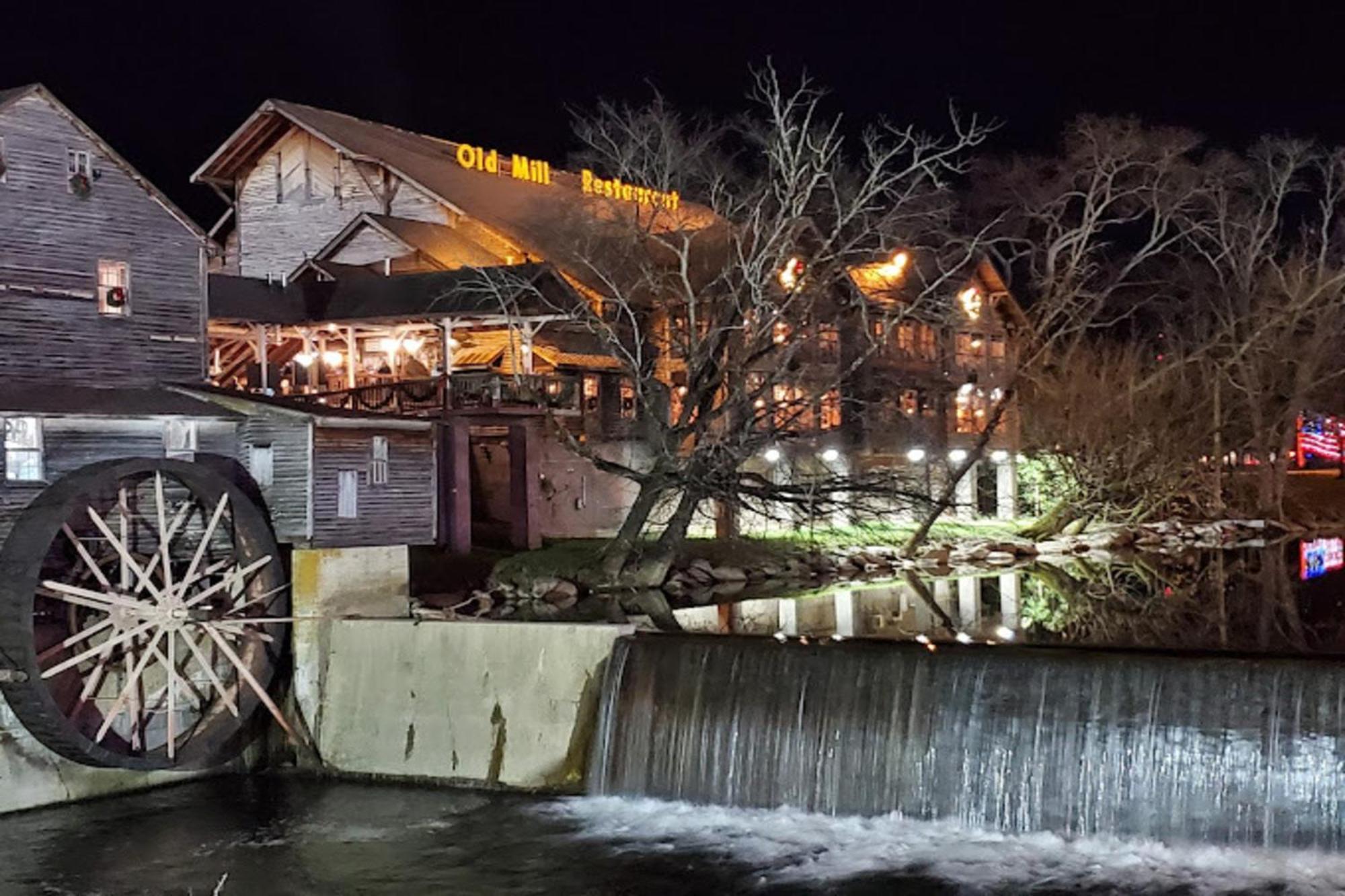 Location, Location, Location! Villa Pigeon Forge Luaran gambar